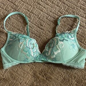 Intimissimi Floral Lace Bra in Minty Blue